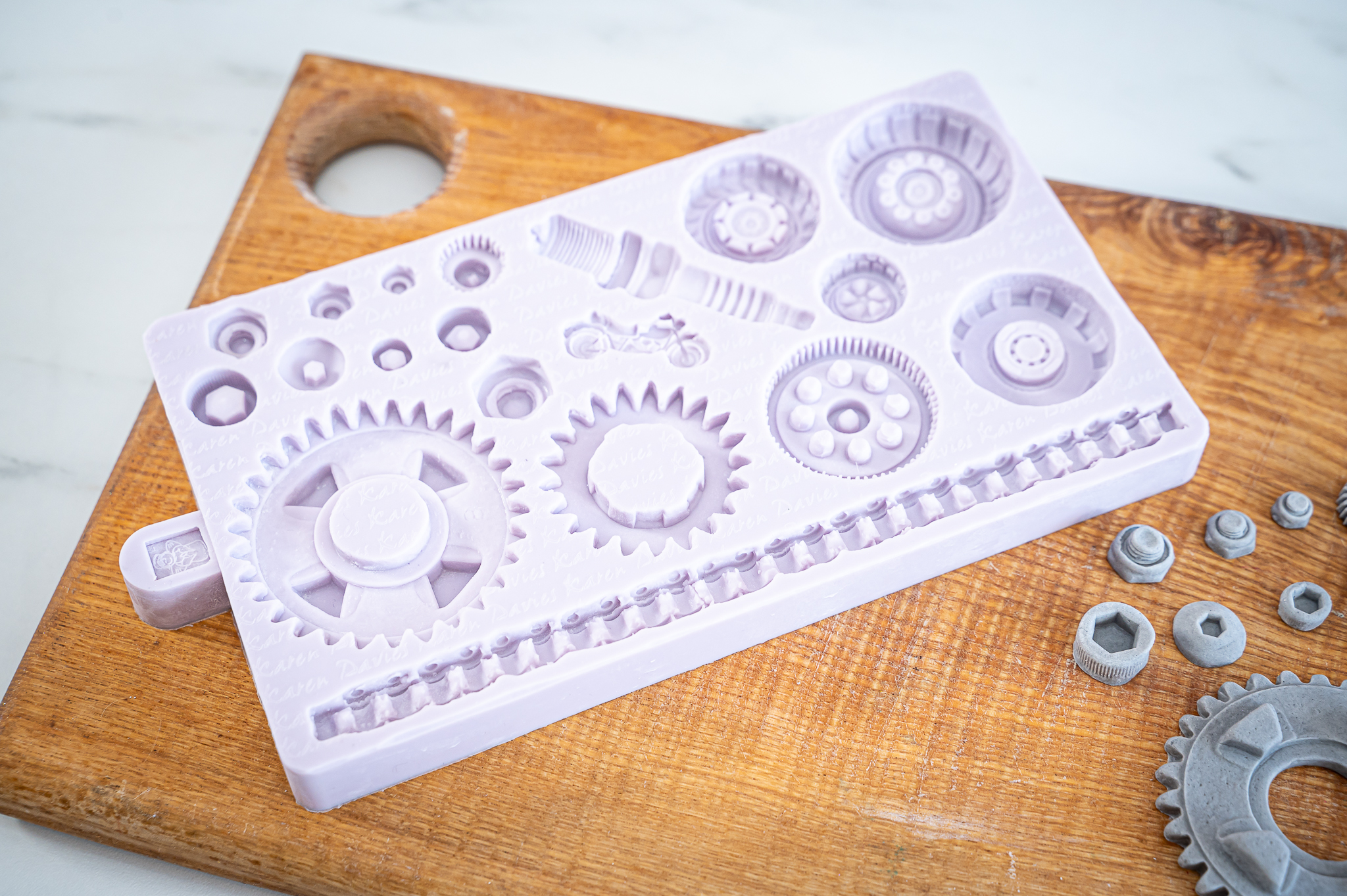 Karen Davies Silikonform "Motor Accessories"